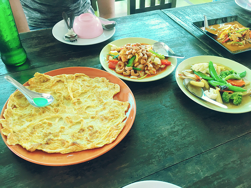 Lunchen op z'n Thais, Co van Kessel, Fietsen in Bangkok