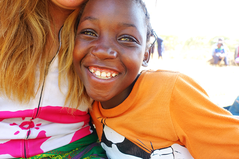 cycle for plan, plan nederland, plan international, ontmoeting sponsorkindje, fietsen door zambia, zambia, afrika, africa, fietsen door afrika, cycling,