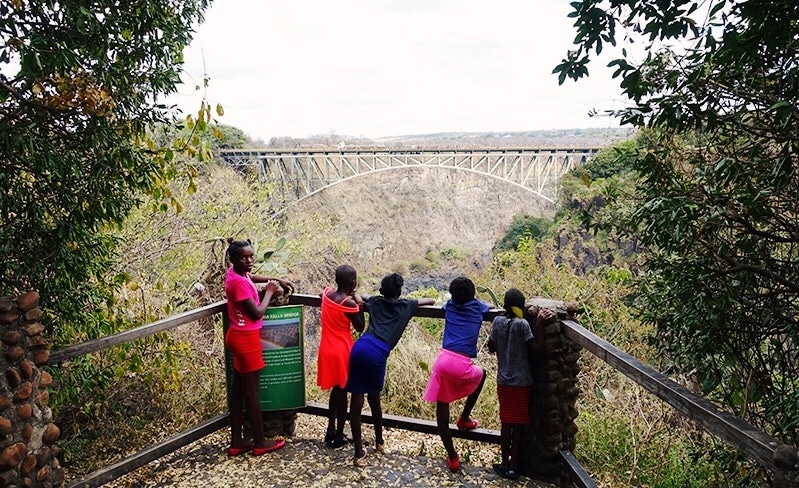 niemandsland, niemandsland zambia, niemandslands zimbabwe, zimbabwe, zambia, niemandsland zambia zimbabwe, op reis door zambia, victoria falls bridge, bezoek de victoria falls,