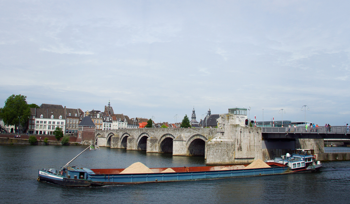 Maastricht, top 10 maastricht, hofjes maastricht, wandelen door maastricht, , servaasburg, servaasburg maastricht, oudste burg van nederland, maas,